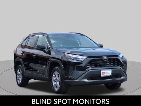 Used 2025 Toyota RAV4 XLE AWD/4WD image 3