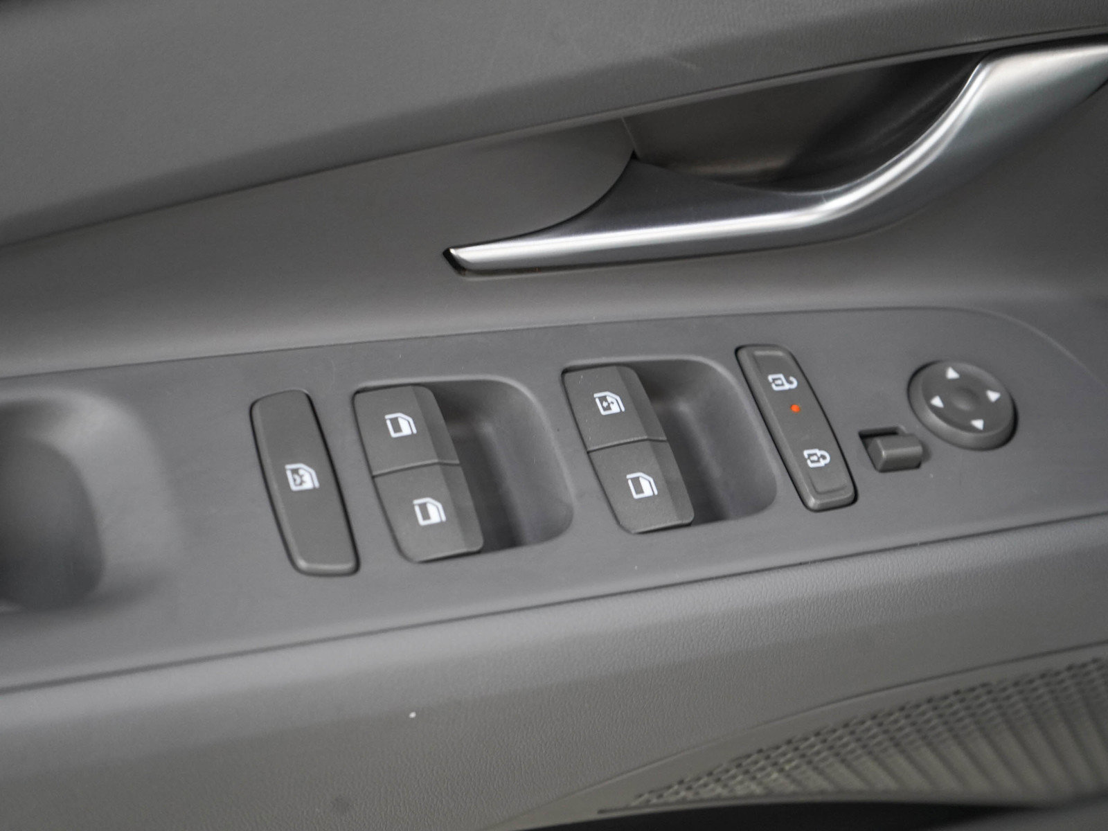Used 2025 Hyundai Elantra SEL FWD image 19