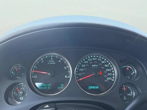 Used 2011 Chevrolet Tahoe LS w/ Convenience Package AWD/4WD image 12