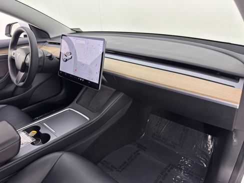 Used 2021 Tesla Model 3 Performance image 15