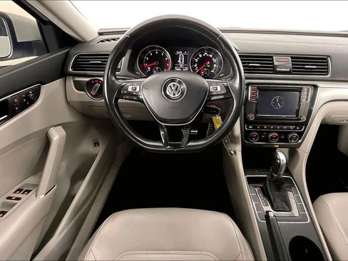 Used 2018 Volkswagen Passat 2.0T R-Line FWD image 6