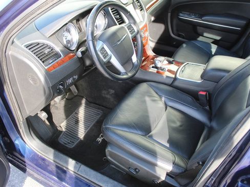 Used 2013 Chrysler 300 Base image 6