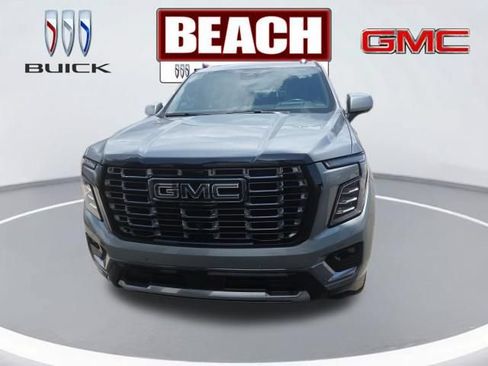 Used 2025 GMC Yukon Denali Ultimate AWD/4WD image 5