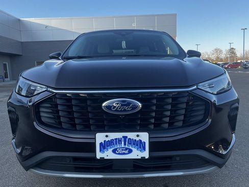 Used 2023 Ford Escape Active w/ Tech Pack #2 AWD/4WD image 3