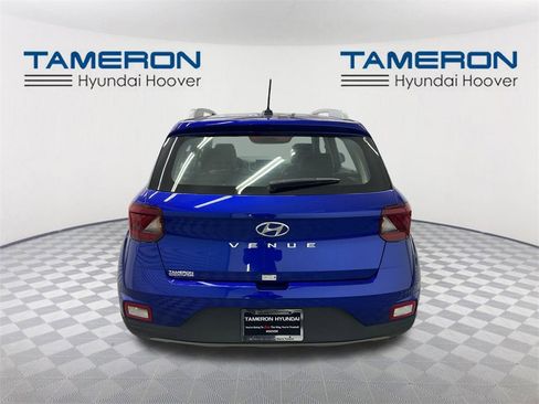 Used 2025 Hyundai Venue Limited image 4