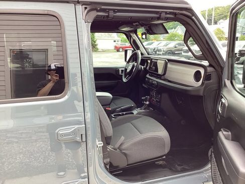 Used 2024 Jeep Wrangler Unlimited AWD/4WD image 74