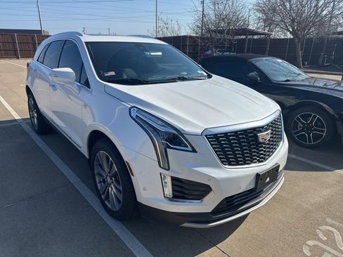 Used 2022 Cadillac XT5 Premium Luxury w/ Technology Package image 4