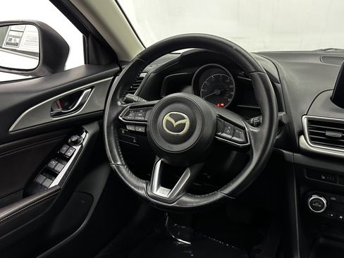 Used 2018 MAZDA MAZDA3 Touring image 23