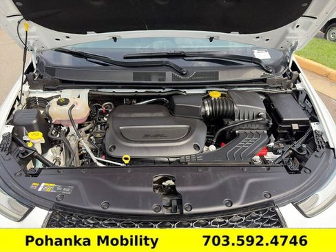 Used 2024 Chrysler Pacifica Touring-L FWD image 34