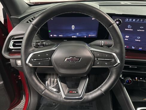 Used 2025 Chevrolet Traverse Z71 AWD/4WD image 14
