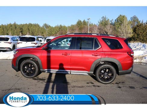 New 2025 Honda Pilot Touring image 4
