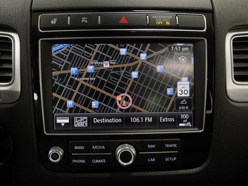 Used 2016 Volkswagen Touareg VR6 image 31