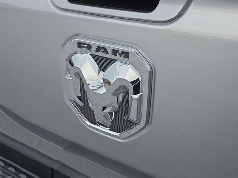 Used 2022 RAM 1500 Limited w/ Body Color Bumper Group image 31