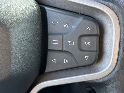 Used 2025 Ford Bronco Badlands image 26