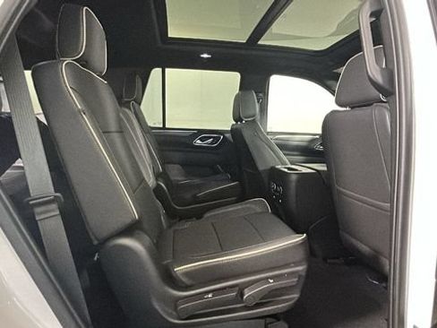 Used 2023 Chevrolet Tahoe Premier AWD/4WD image 27