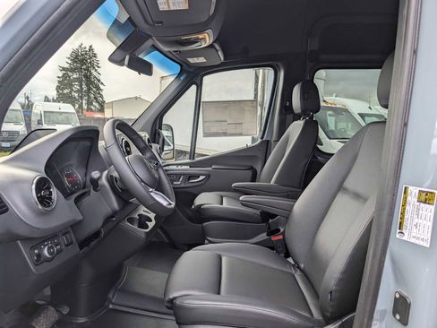 New 2025 Mercedes-Benz Sprinter 2500 image 23