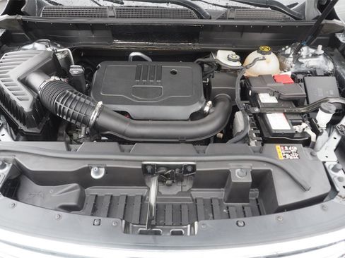 Used 2023 GMC Acadia SLT image 32