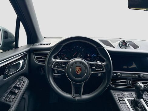 Used 2021 Porsche Macan AWD/4WD image 24
