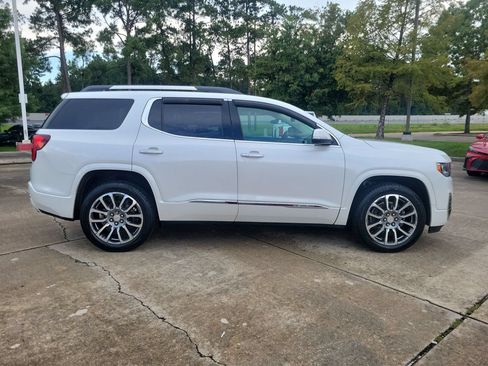 Used 2021 GMC Acadia Denali w/ Denali Technology Package FWD image 9