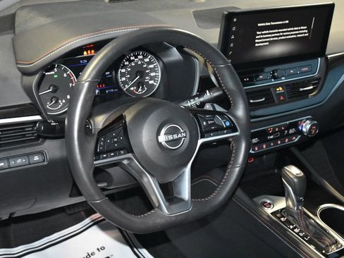 Certified 2024 Nissan Altima 2.0 SR image 2