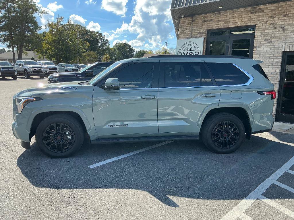Used 2024 Toyota Sequoia SR5 w/ SR5 Premium Package AWD/4WD image 2