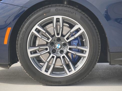 Used 2026 BMW 530i w/ M Sport Package RWD image 5