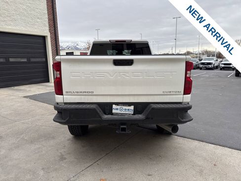 Used 2025 Chevrolet Silverado 2500 Custom w/ Custom Value Package image 6