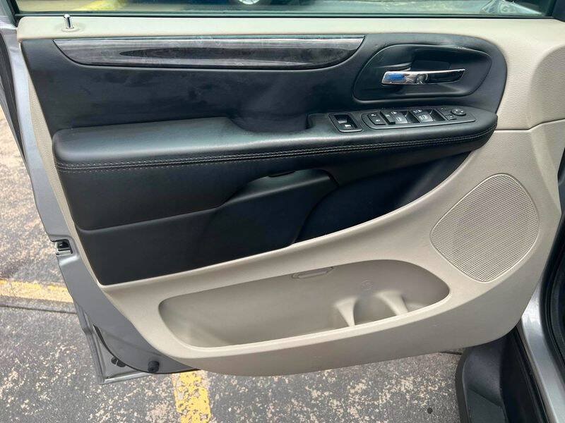 Used 2017 Dodge Grand Caravan SE w/ Power Window Group FWD image 16