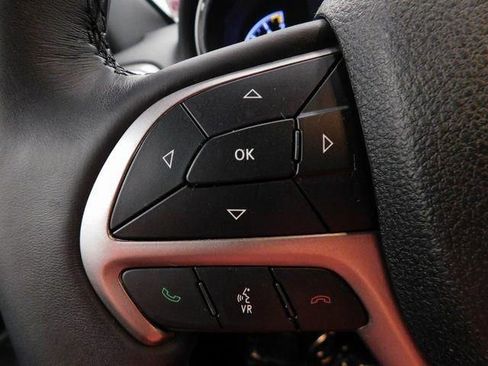 Used 2018 Jeep Grand Cherokee Limited image 43