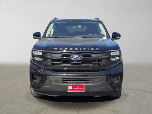 Used 2025 Ford Expedition Active AWD/4WD image 8
