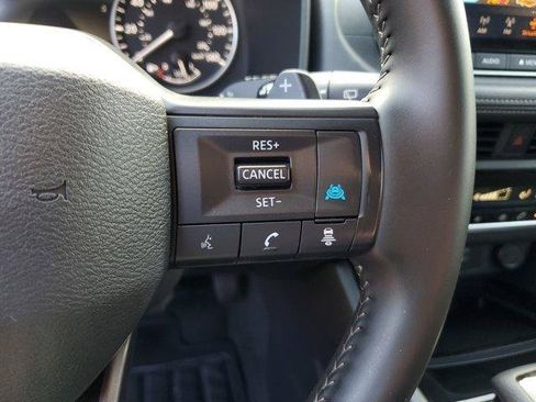 Used 2025 Nissan Rogue SV FWD image 19
