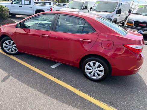 Used 2016 Toyota Corolla LE FWD image 5