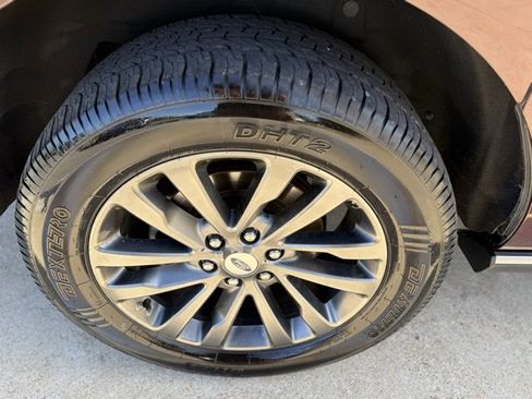 Used 2021 Ford Expedition Max Limited image 25