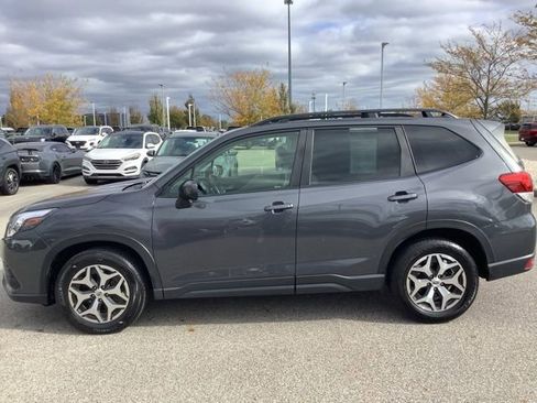 Used 2022 Subaru Forester Premium image 8