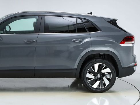 New 2026 Volkswagen Atlas Cross Sport SE image 4