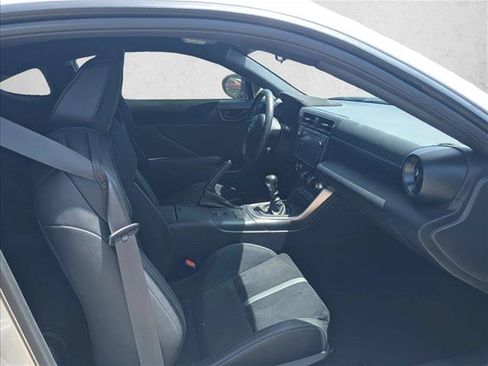 Used 2024 Toyota GR86 Premium RWD image 15