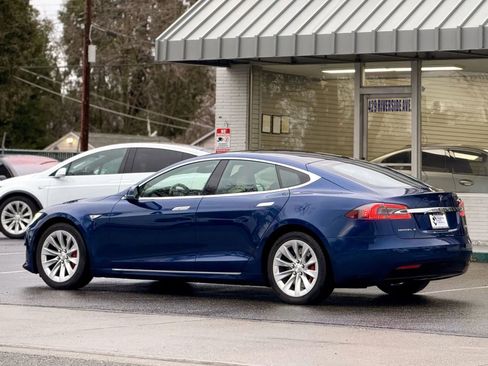 Used 2016 Tesla Model S P90D image 7