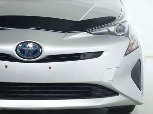 Used 2018 Toyota Prius Two w/ Prius Two Safety Plus Package FWD image 7