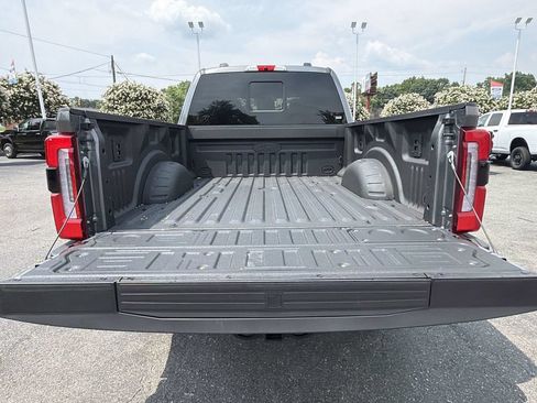 Used 2025 Ford F350 Platinum w/ FX4 Off-Road Package AWD/4WD image 27