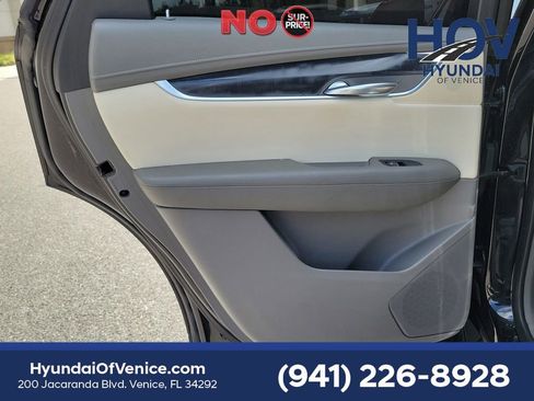 Used 2019 Cadillac XT5 Luxury FWD image 17