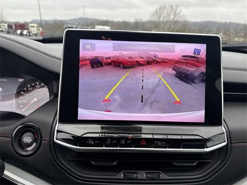 Used 2024 Jeep Compass Trailhawk image 25