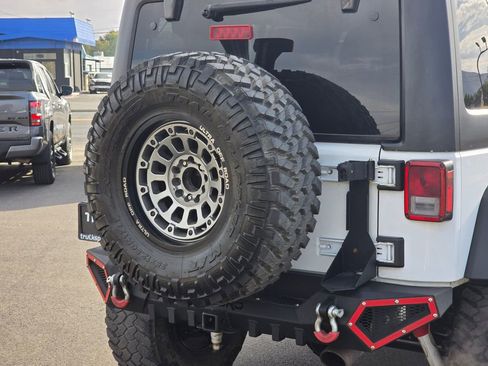 Used 2018 Jeep Wrangler Unlimited Sport S image 13