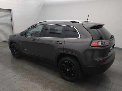 Used 2019 Jeep Cherokee Latitude Plus FWD image 3