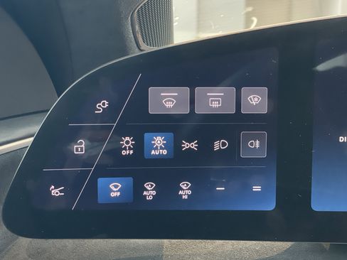 Used 2022 Lucid Air Grand Touring image 24