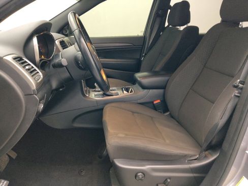 Used 2021 Jeep Grand Cherokee Laredo RWD image 17