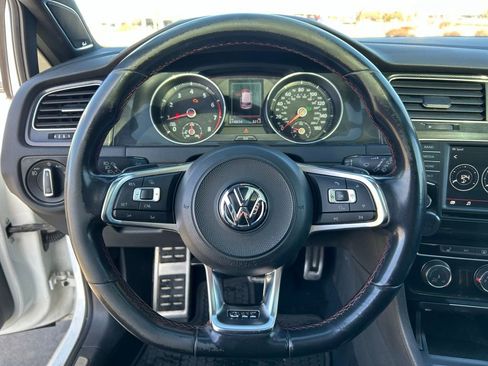 Used 2017 Volkswagen GTI SE image 16