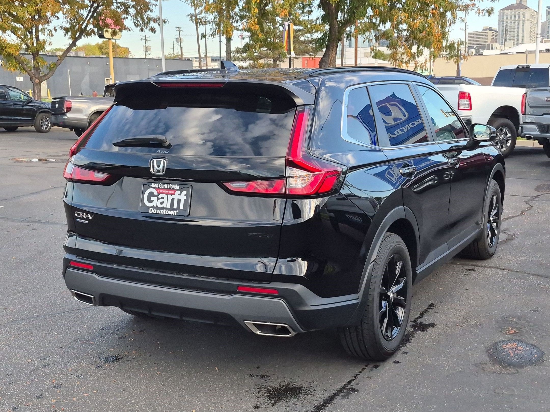 Used 2025 Honda CR-V Sport image 3