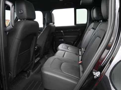 Used 2025 Land Rover Defender 110 S image 44