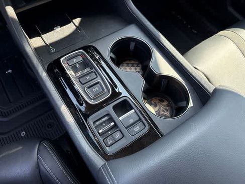 Used 2025 Honda Pilot EX-L image 18