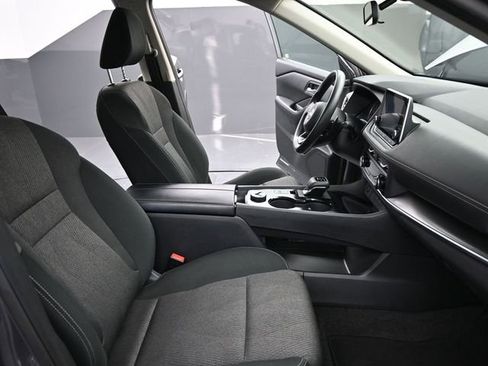 Used 2024 Nissan Rogue SV image 23